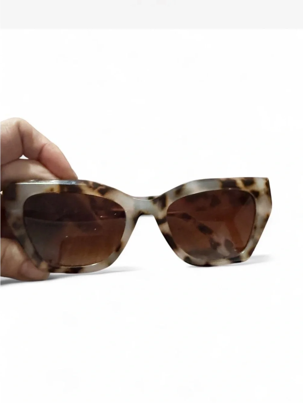 Tortoise Cat Eye Sunglasses in Brown